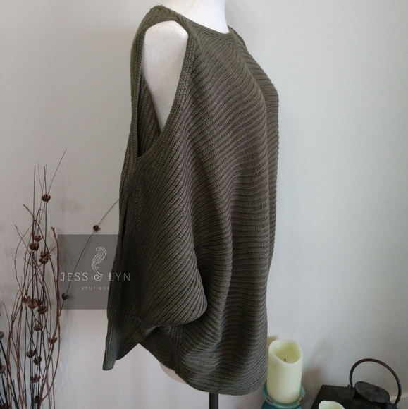 🆕 JAMESYN- Olive Oversized Boyfriend Knit Sweater w/Open Arm Detail - Picture 6 of 16